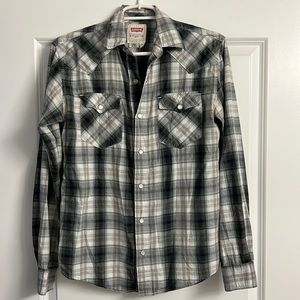 Levi’s plaid button down shirt